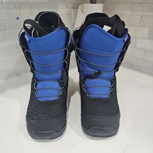 Burton snowboard boots kids size 5